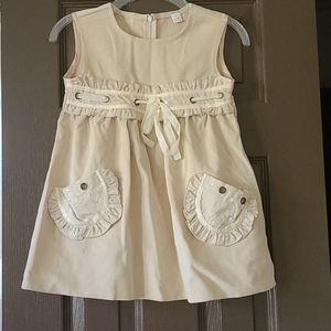 Beautiful dress for little girl. Size 6